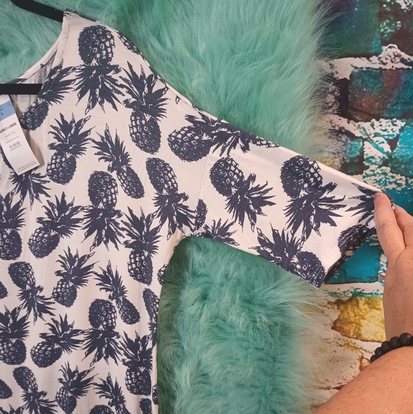 Agnes and Dora White and Blue High Low Pineapple Print T-shirt Size L - Picture 4 of 10